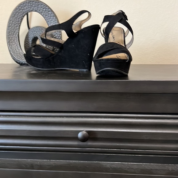 Wedgies - Picture 2 of 3